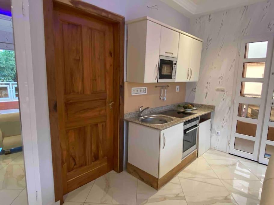 Appartement Altona Lomé Eksteriør bilde