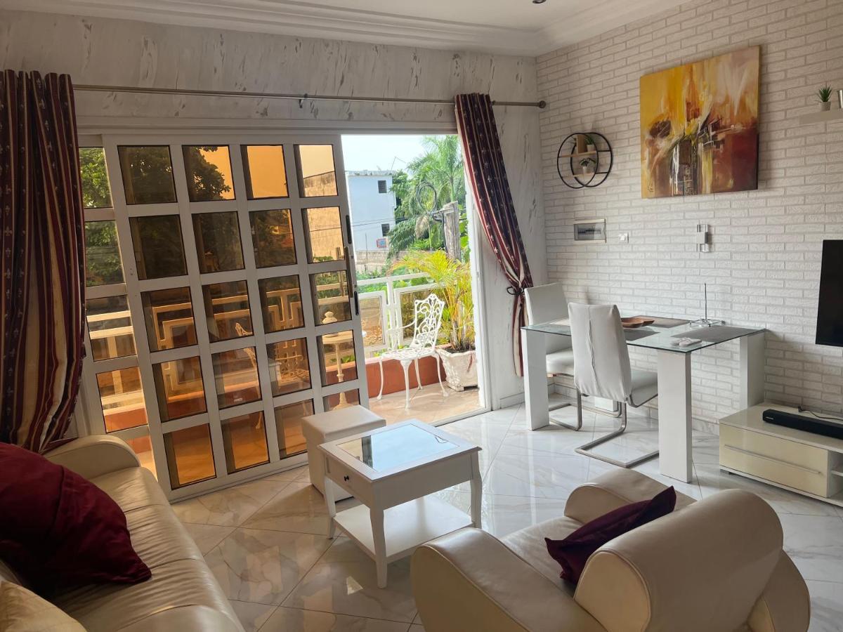 Appartement Altona Lomé Eksteriør bilde