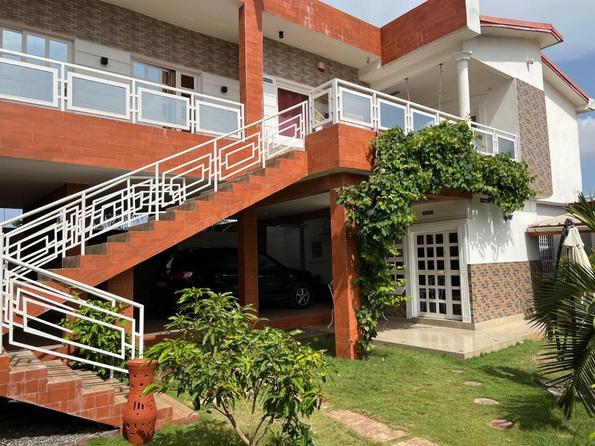 Appartement Altona Lomé Eksteriør bilde